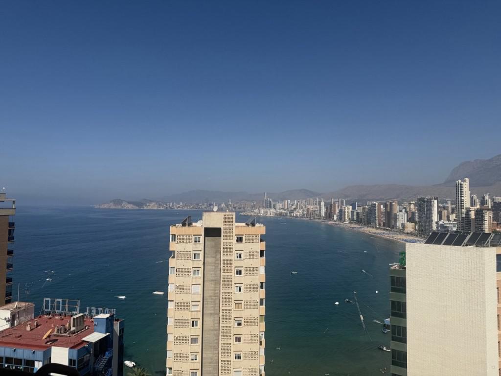 2 bedroom Apartment in Benidorm, Costa Blanca - Property BL210625