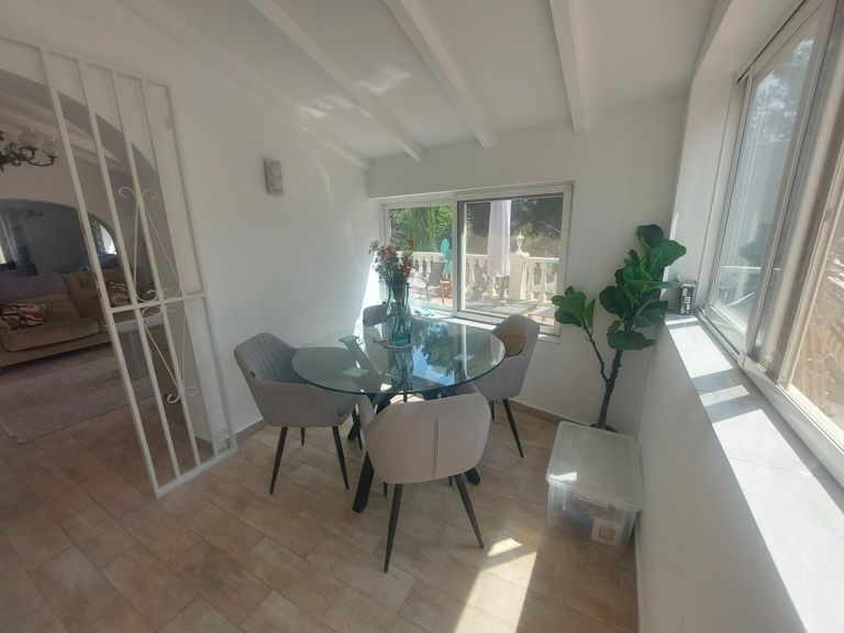 Property thumbnail 9