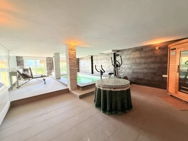 Property thumbnail 12