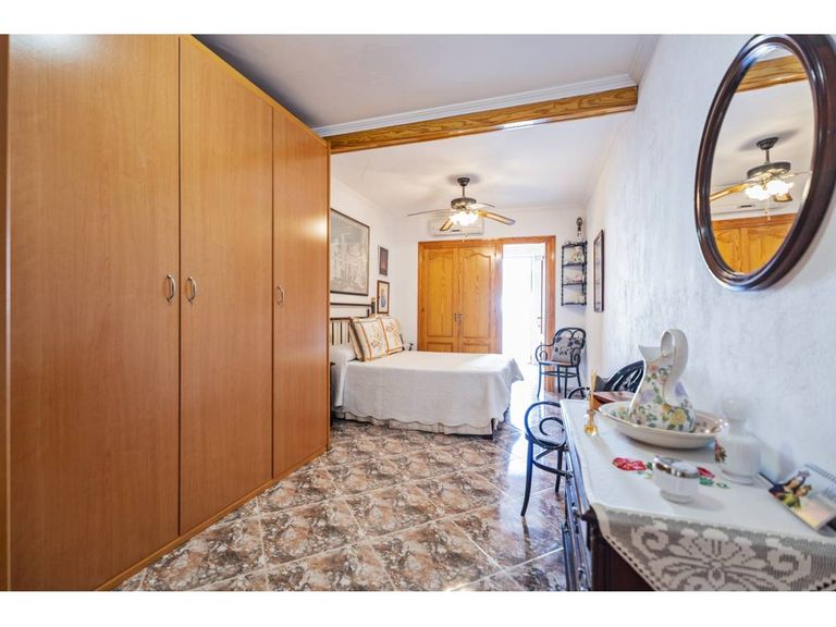 Property thumbnail 12