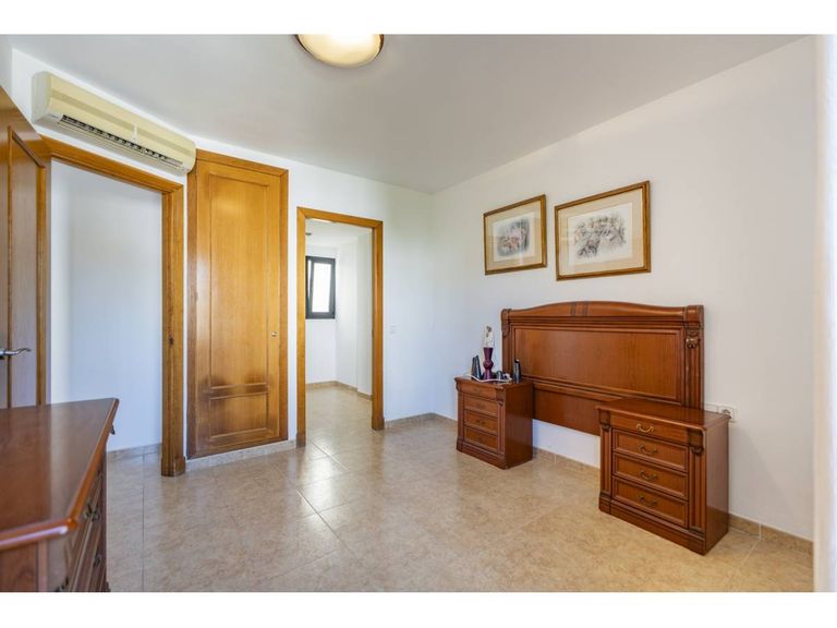 Property thumbnail 9