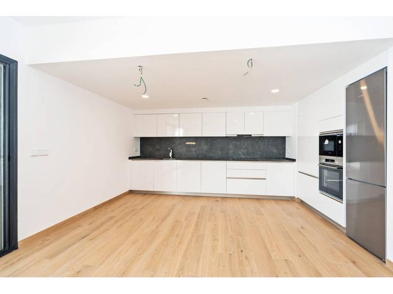 Property thumbnail 9