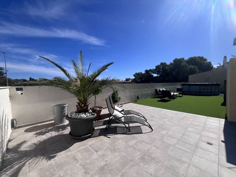 Property thumbnail 3