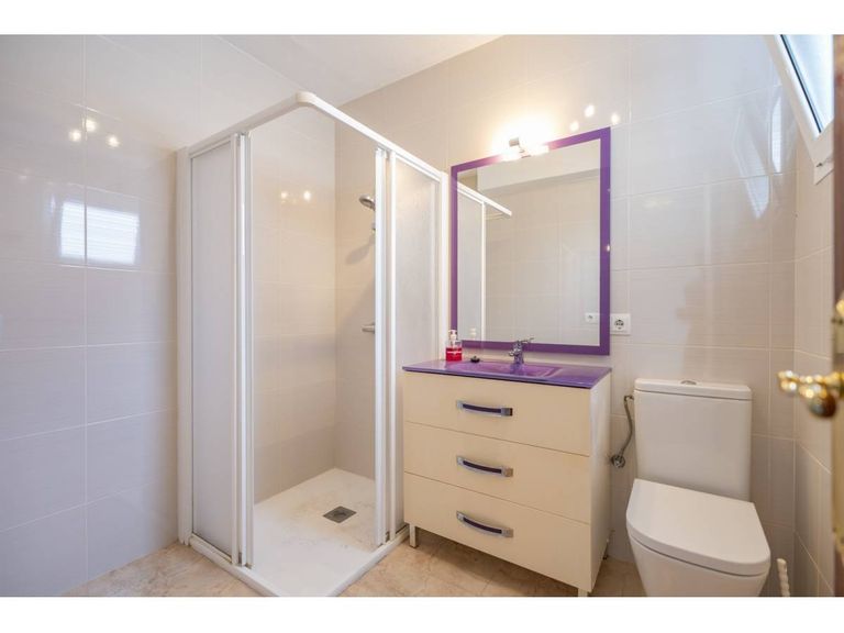 Property thumbnail 11