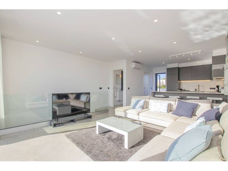 Property thumbnail 9