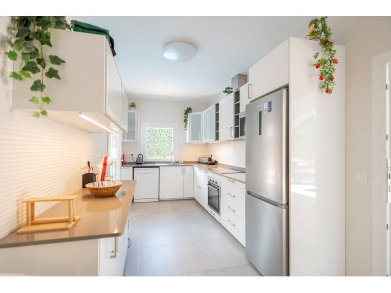 Property thumbnail 8
