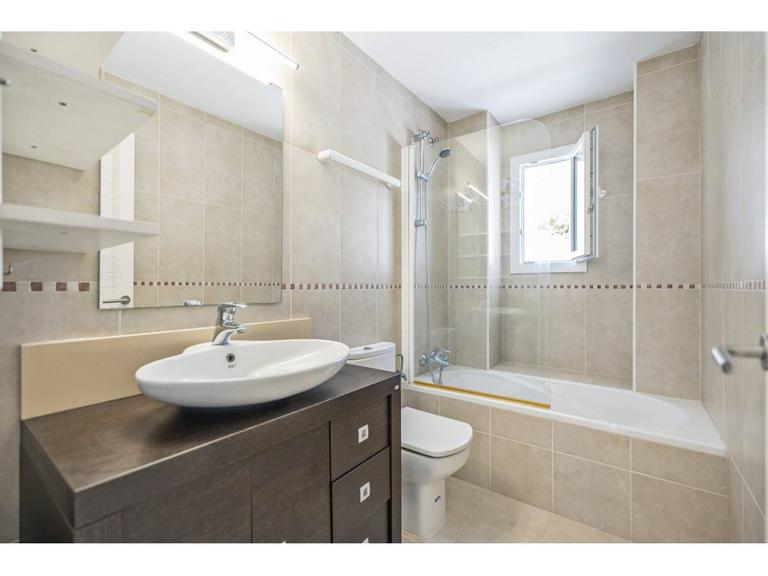 Property thumbnail 12