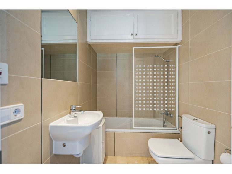 Property thumbnail 12