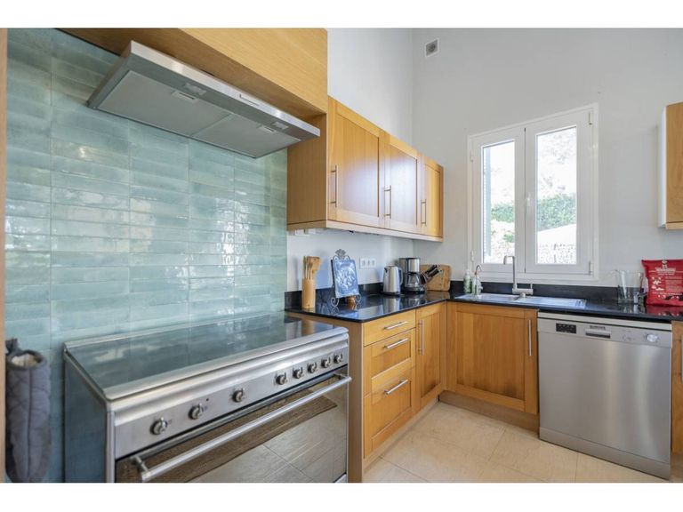Property thumbnail 11