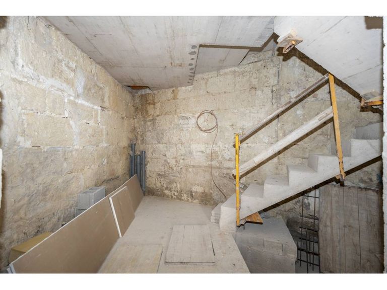 Property thumbnail 1
