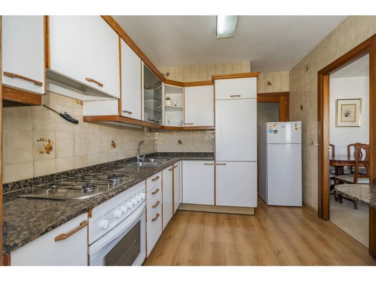 Property thumbnail 4