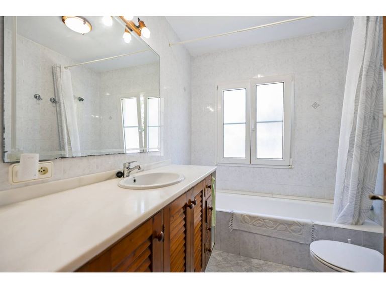 Property thumbnail 11