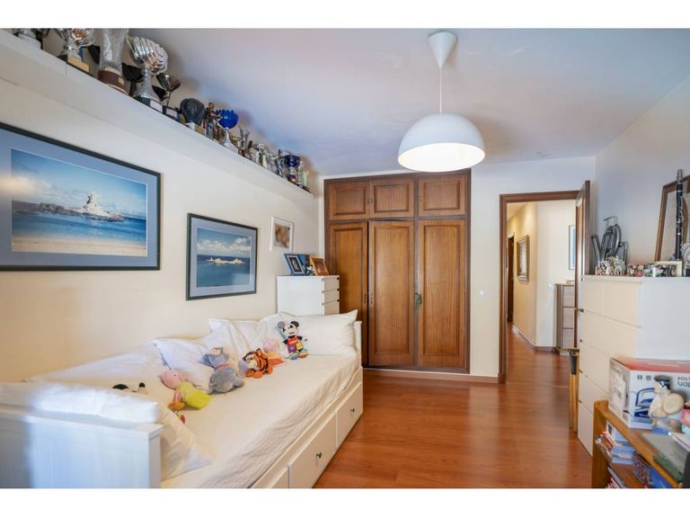 Property thumbnail 6