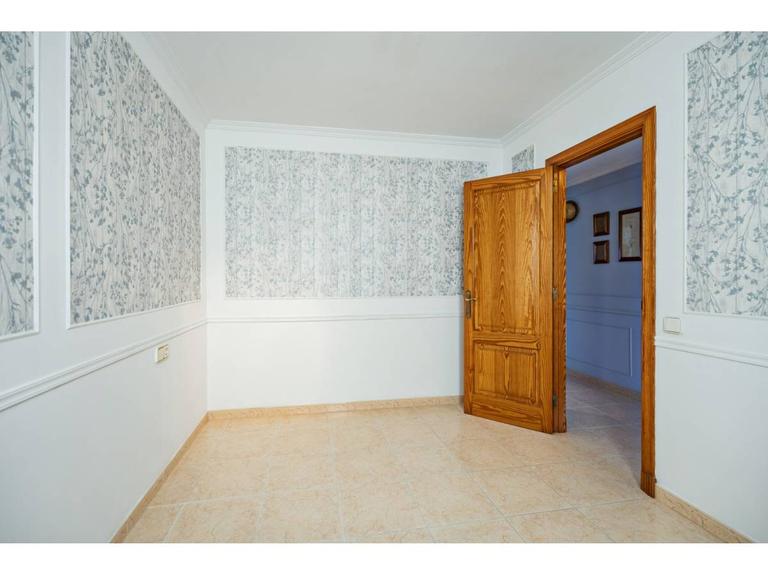 Property thumbnail 12