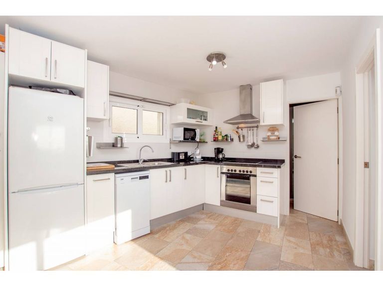 Property thumbnail 10