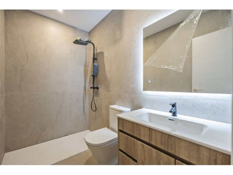 Property thumbnail 8