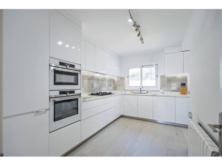 Property thumbnail 6