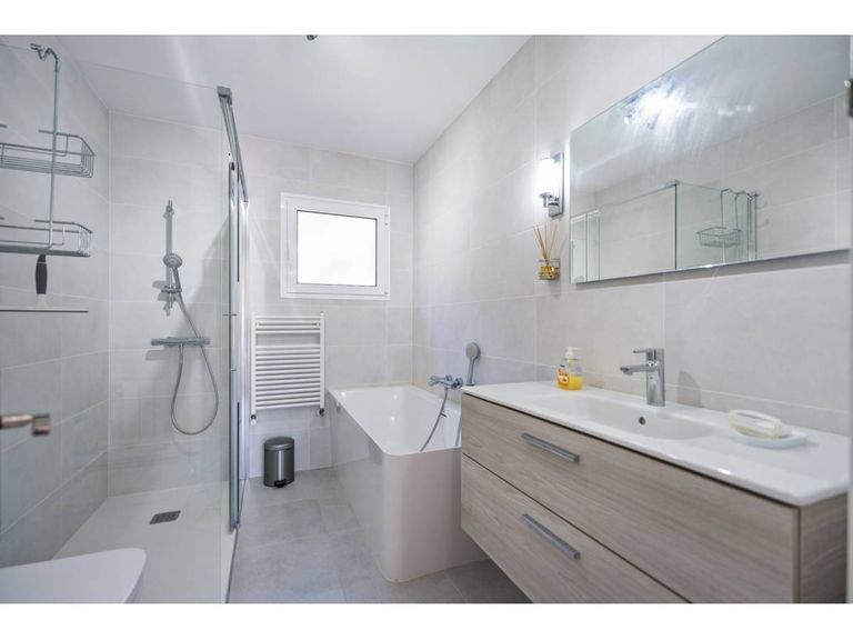Property thumbnail 11