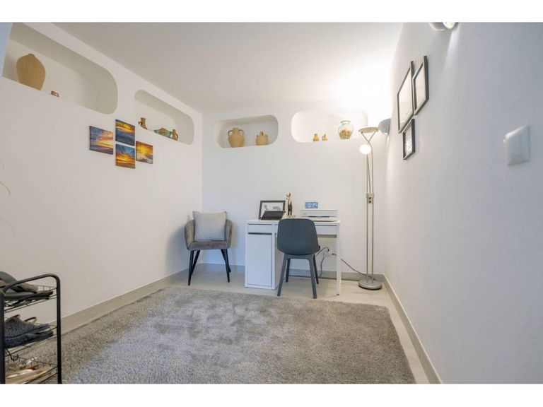 Property thumbnail 6
