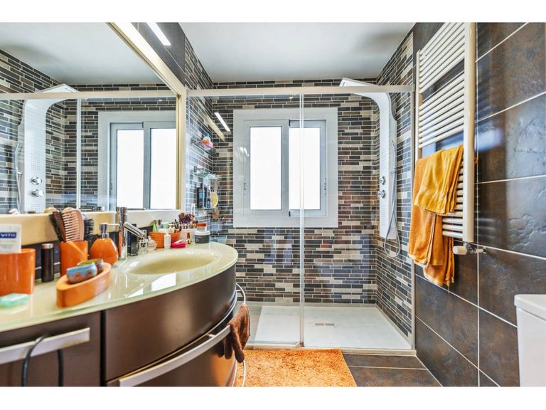Property thumbnail 12