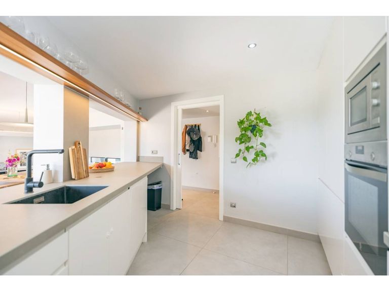 Property thumbnail 9