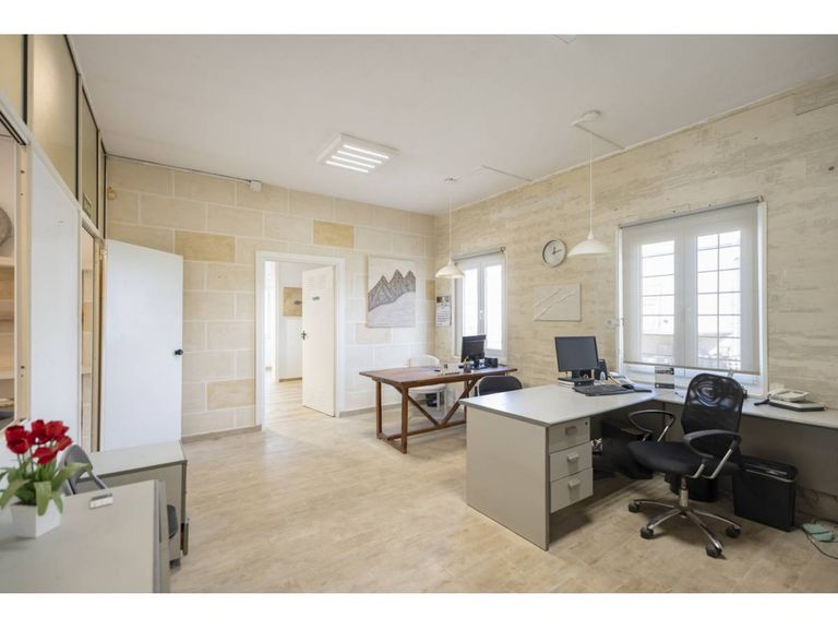 Property thumbnail 3