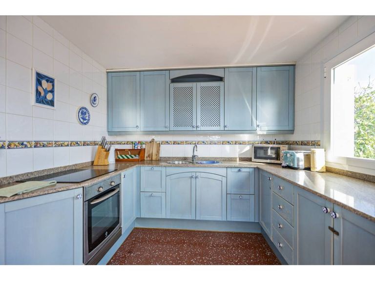 Property thumbnail 6