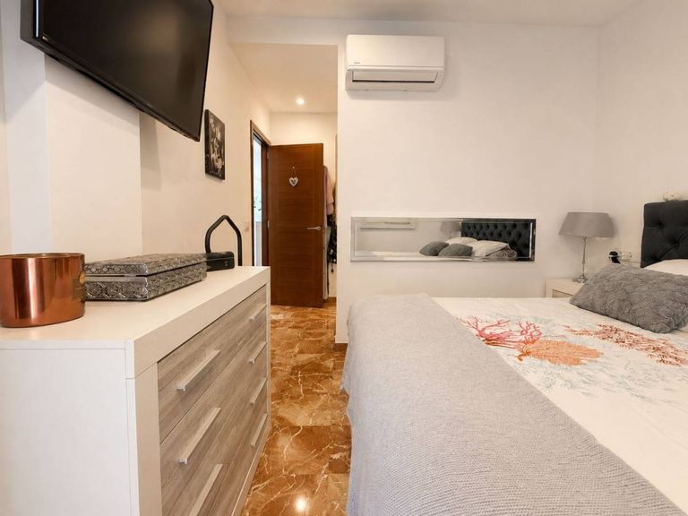 Property thumbnail 11