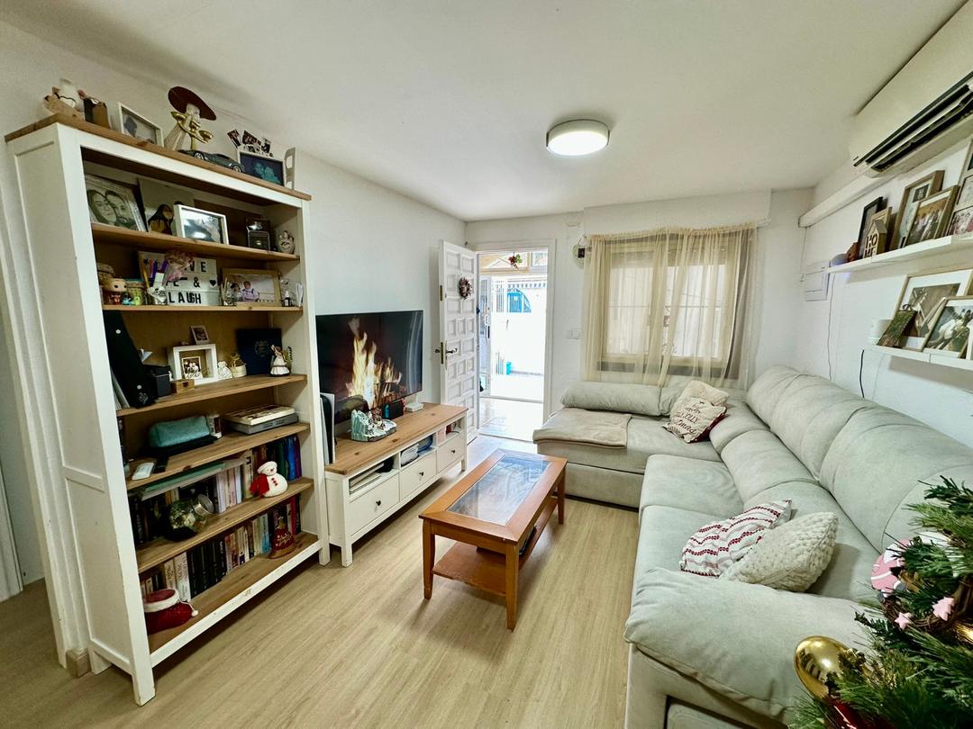 2 bedroom House / Villa in La Siesta, Costa Blanca - Property CEB4115