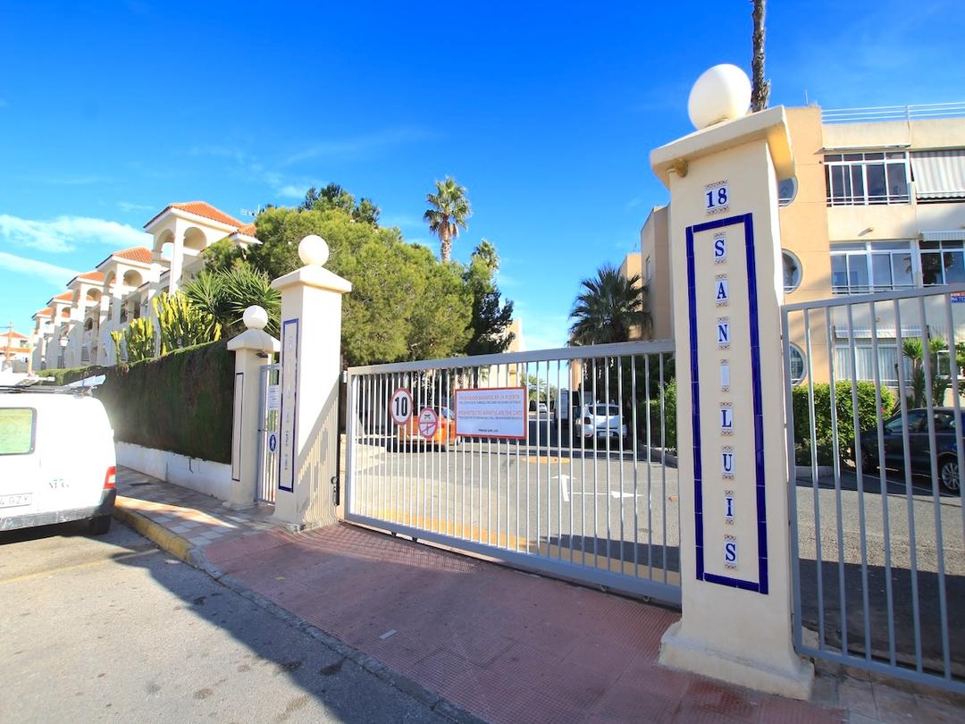 2 bedroom Apartment in San Luis, Costa Blanca - Property CM091
