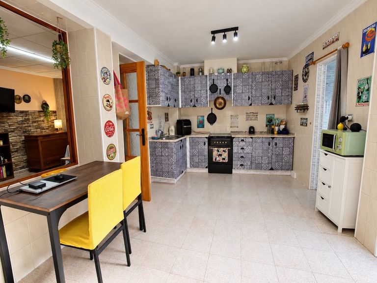 Property thumbnail 6