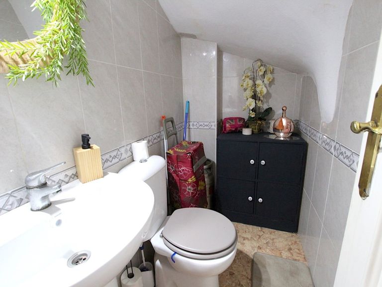 Property thumbnail 9