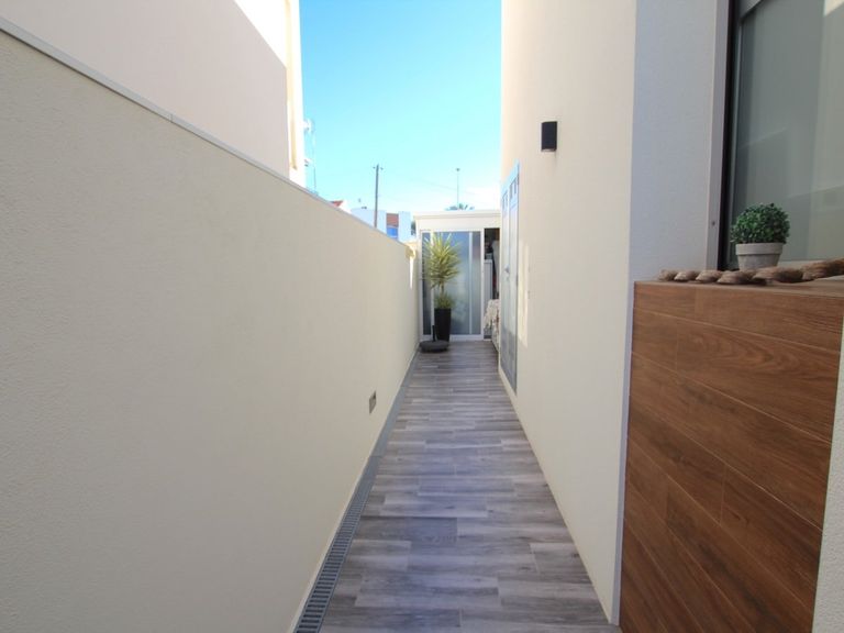 Property thumbnail 23