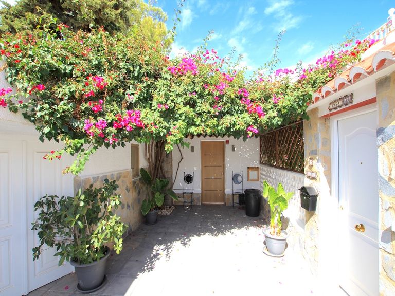 Property thumbnail 1