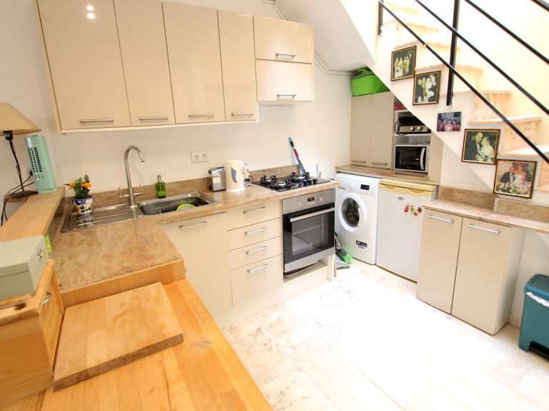 Property thumbnail 11