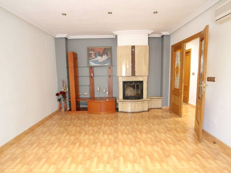 Property thumbnail 4