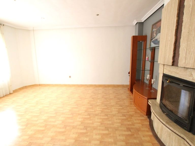 Property thumbnail 3