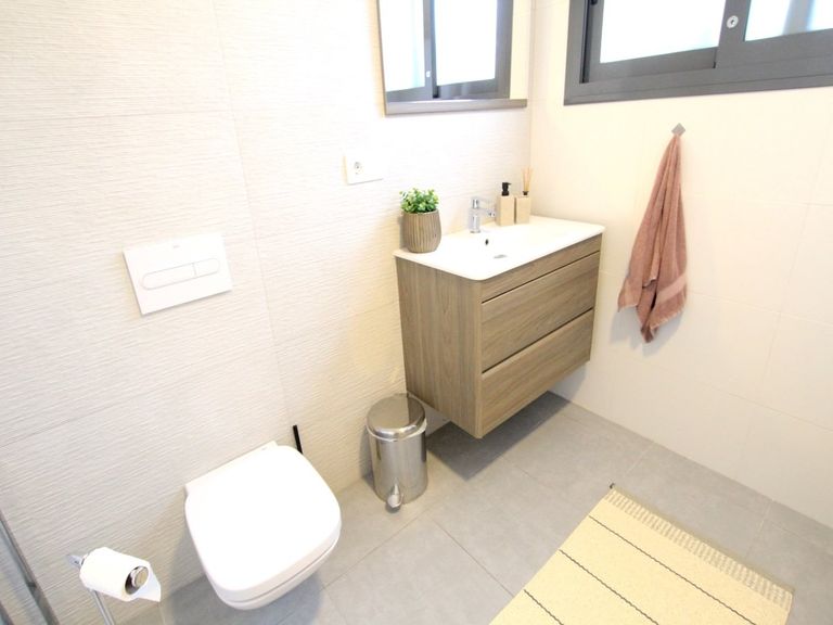 Property thumbnail 36