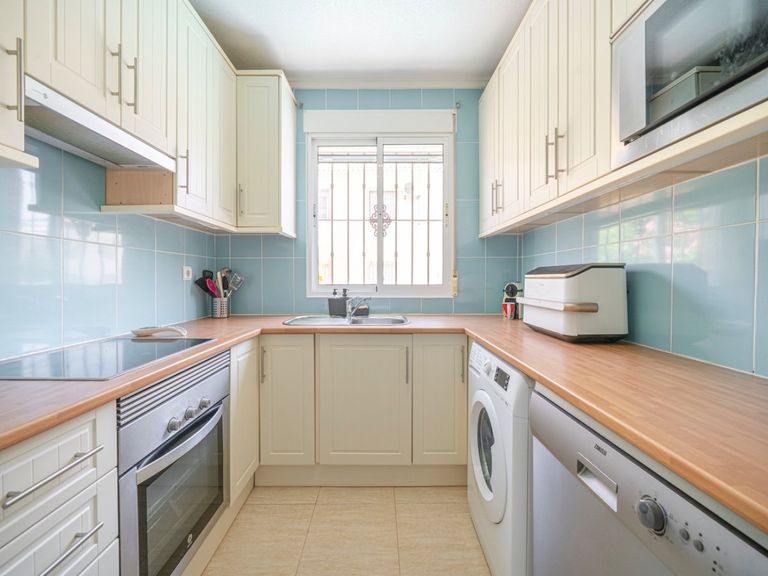 Property thumbnail 12