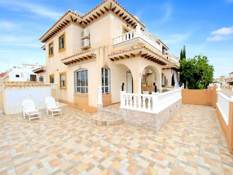 Property thumbnail 1