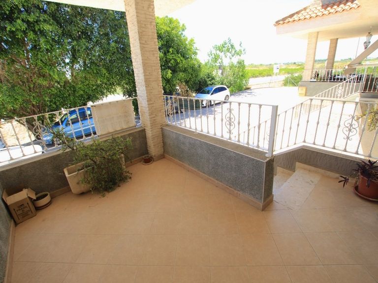 Property thumbnail 1