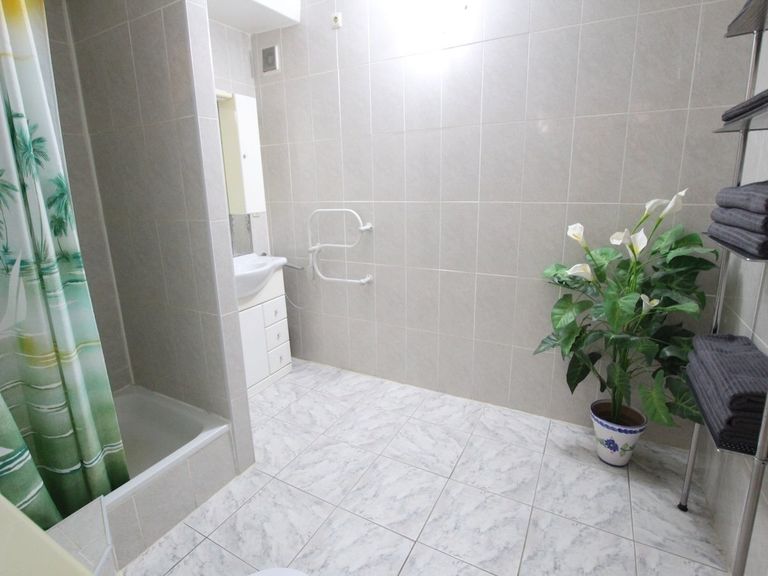 Property thumbnail 26