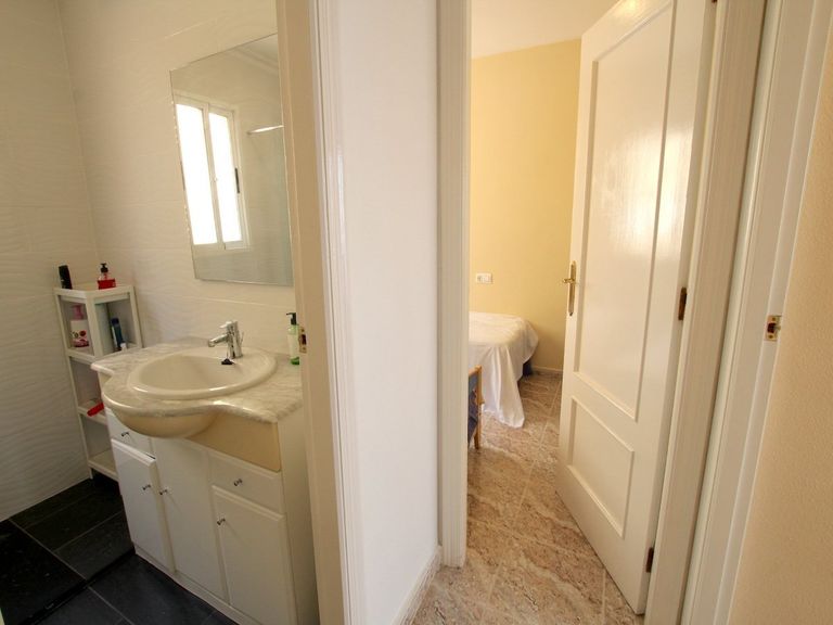 Property thumbnail 16