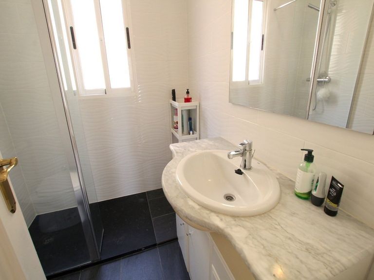Property thumbnail 17
