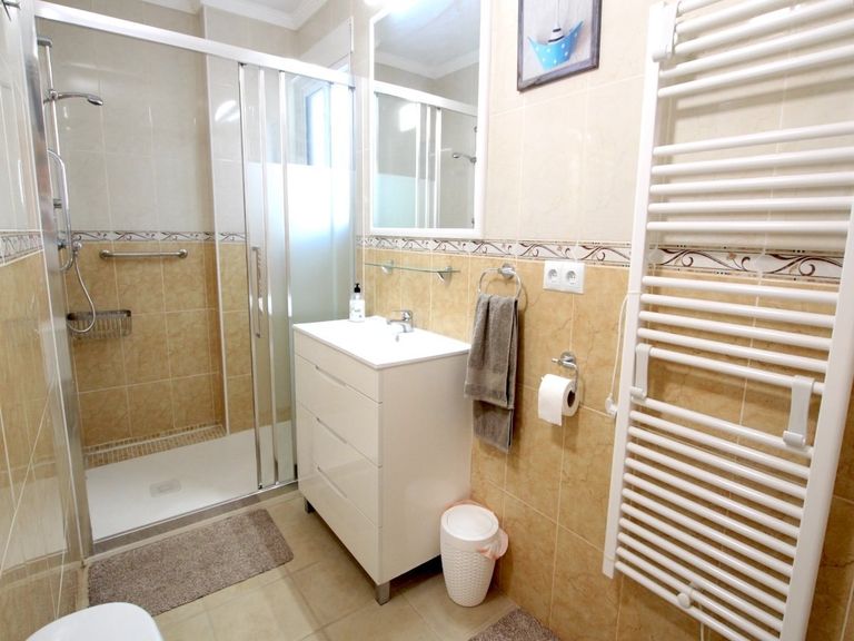 Property thumbnail 37