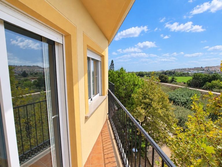 Property thumbnail 1