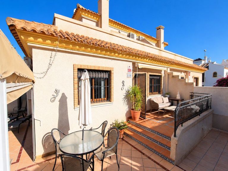 3 bedroom House / Villa in Villamartin, Costa Blanca - Property CM677