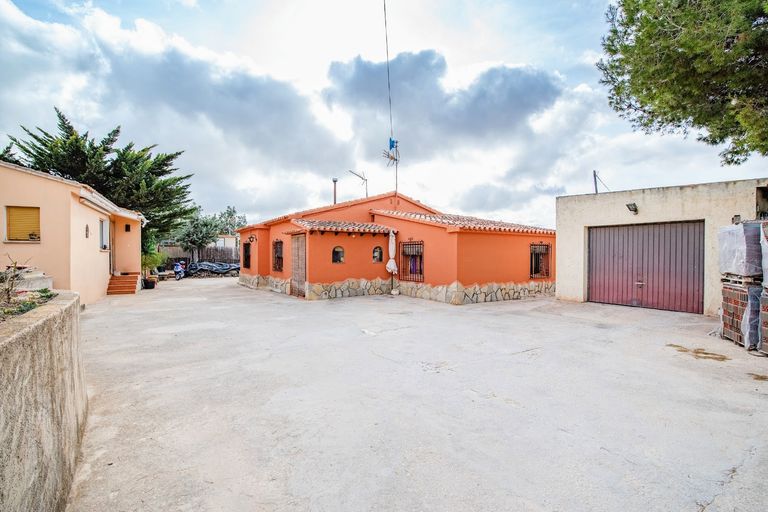 Property thumbnail 2