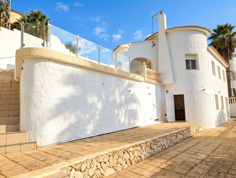Property thumbnail 2