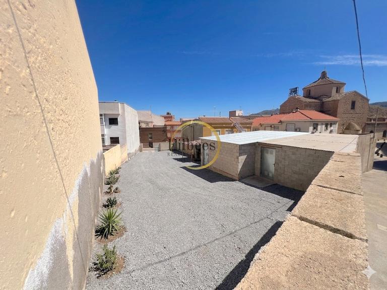 Property thumbnail 2